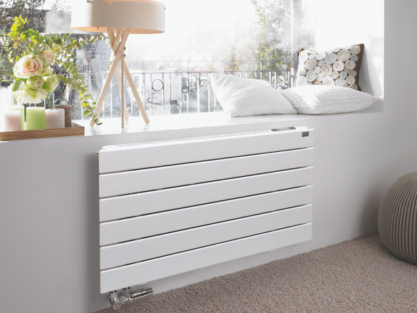 perete camera de zi cu un radiator de design zehnder nova neo